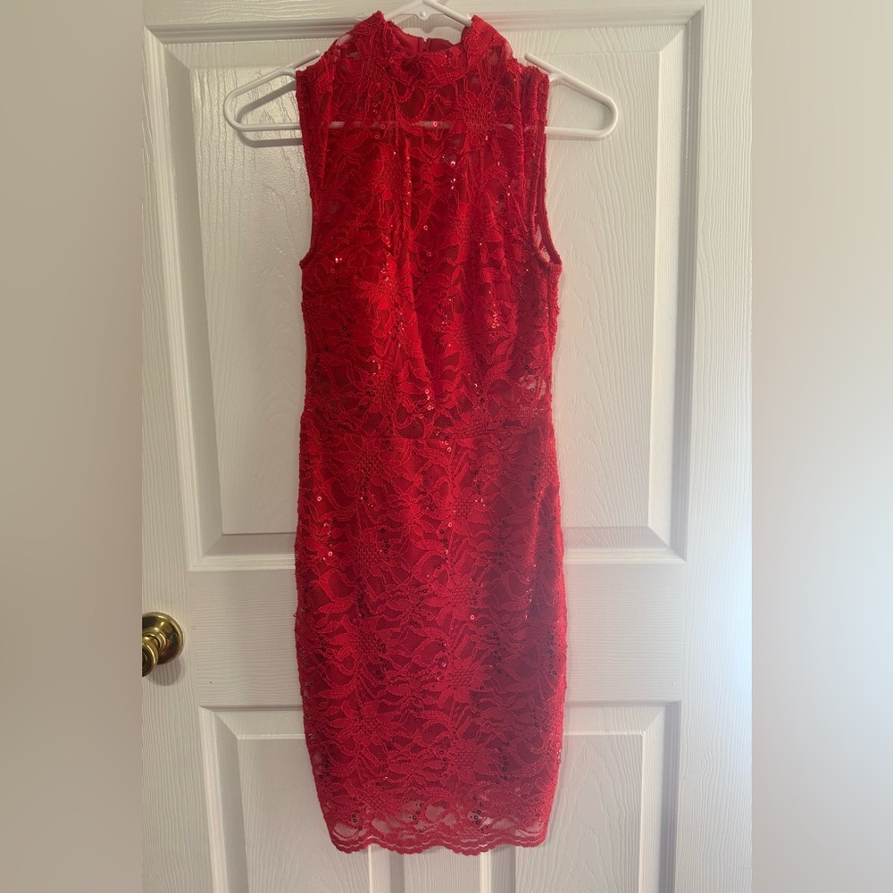 Elegant Red Lace Sleeveless Dress